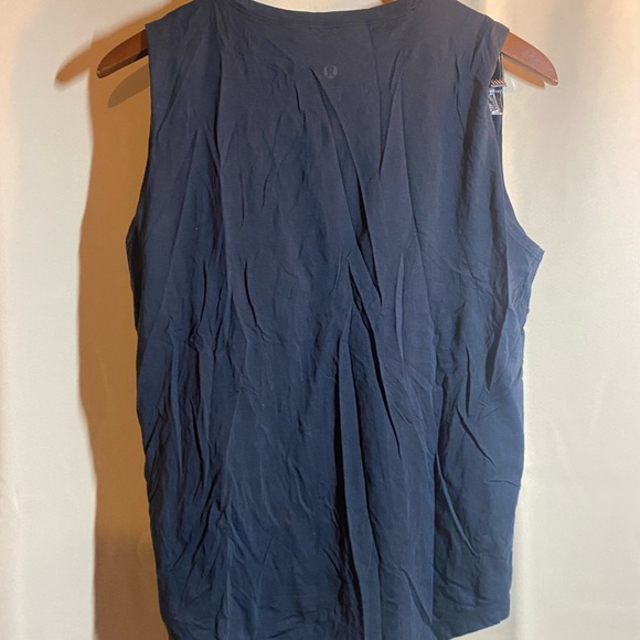Lululemon top - Picture 2 of 4